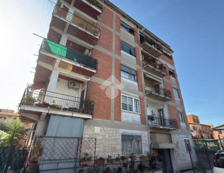 appartamento in vendita a Roma in zona Ponte Mammolo