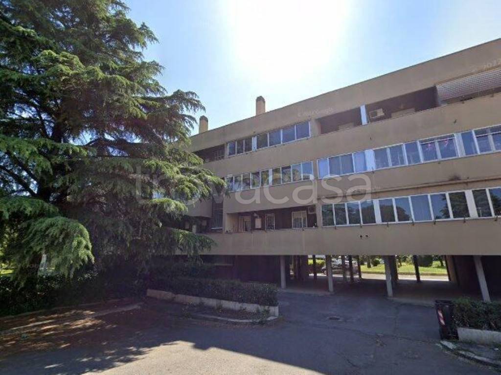 appartamento in vendita a Roma in zona Torre Gaia