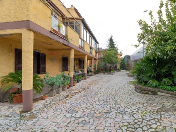 appartamento in vendita a Roma in zona Borghesiana