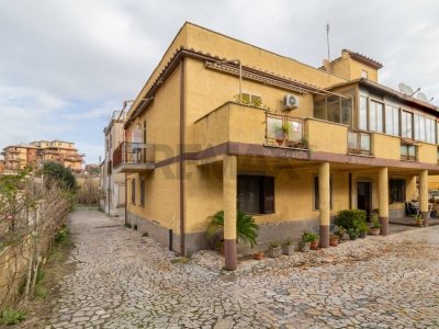 appartamento in vendita a Roma in zona Borghesiana