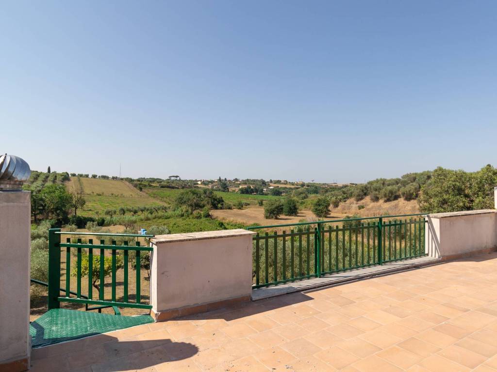 appartamento in vendita a Roma in zona Trigoria