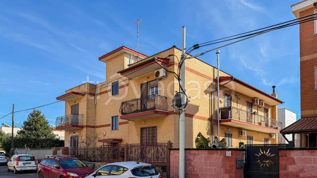 appartamento in vendita a Roma in zona Dragona/Bagnoletto