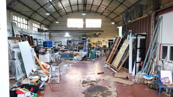 locale commerciale in vendita a Roma in zona Borghesiana