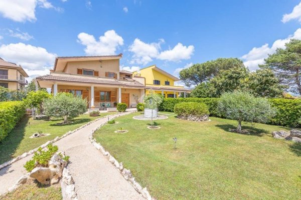 casa indipendente in vendita a Roma in zona Casal Monastero