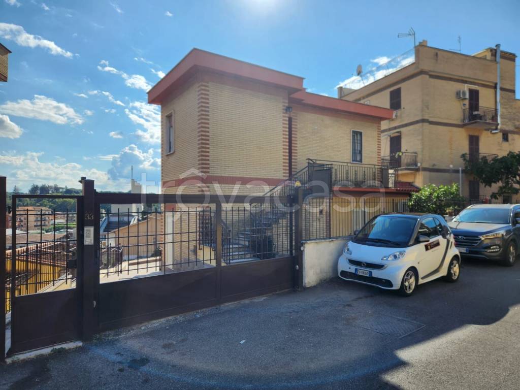 appartamento in vendita a Roma in zona Prima Porta