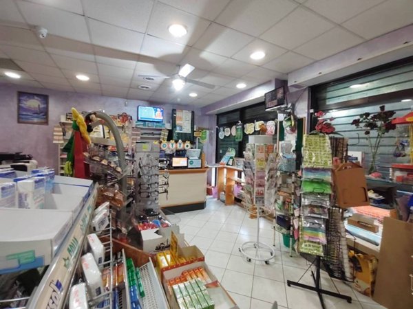 negozio in vendita a Roma in zona Collatino