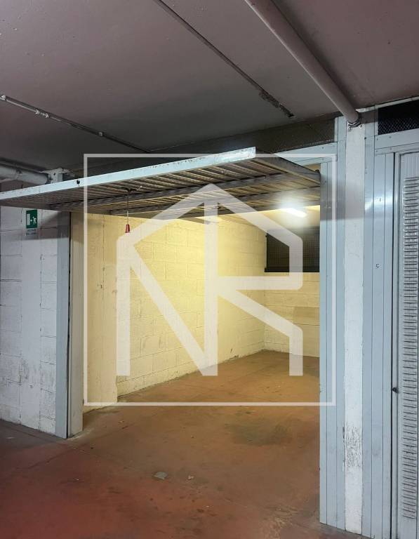 negozio in vendita a Roma in zona Ponte di Nona