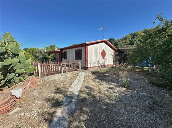 casa indipendente in vendita a Roma in zona Castel di Guido