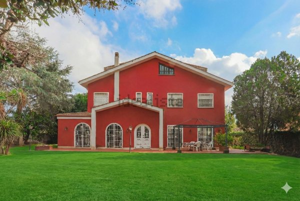 casa indipendente in vendita a Roma in zona Infernetto