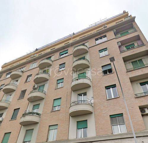 appartamento in vendita a Roma in zona Ostiense