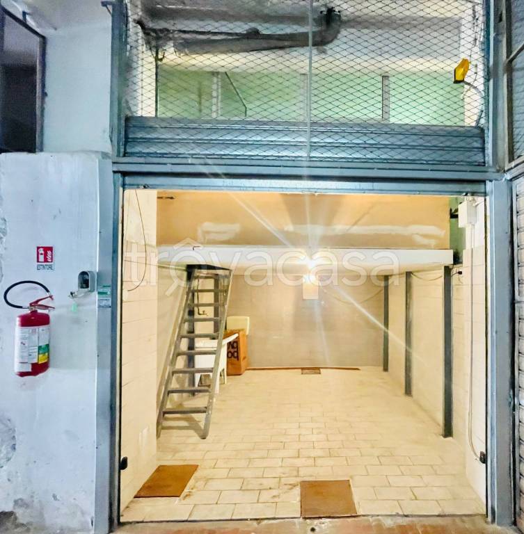 locale di sgombero in vendita a Roma in zona Lunghezza