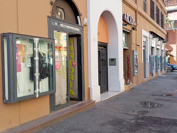 negozio in vendita a Roma in zona Trieste