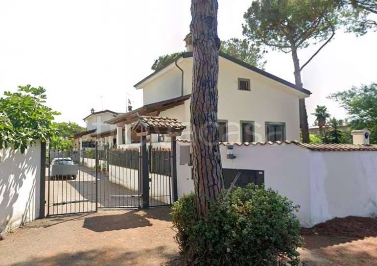 appartamento in vendita a Roma in zona Infernetto