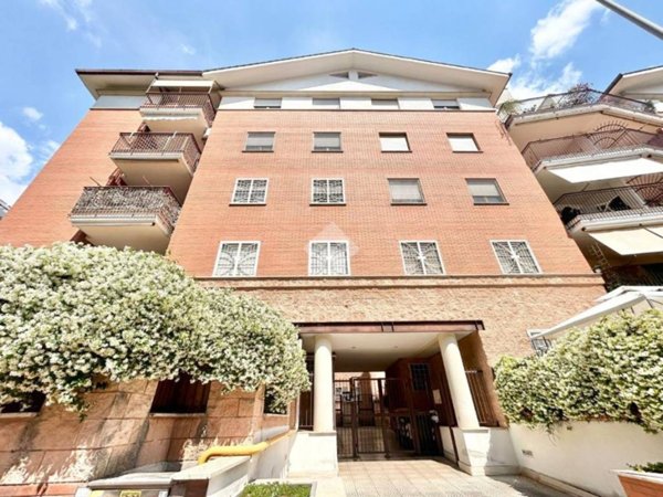 appartamento in vendita a Roma in zona Fonte Laurentina