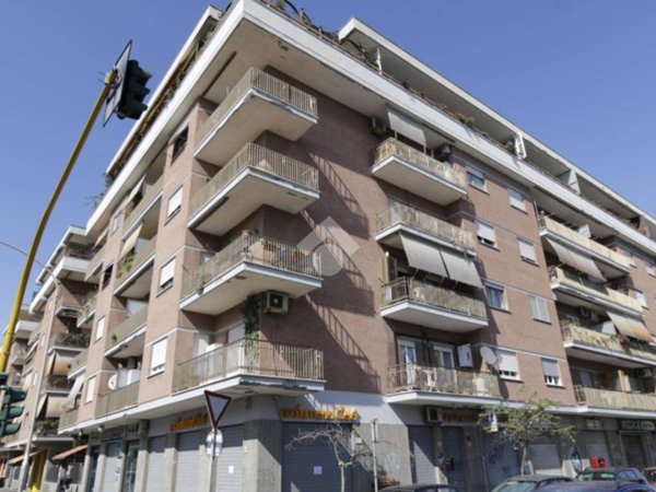 appartamento in vendita a Roma in zona Ostia