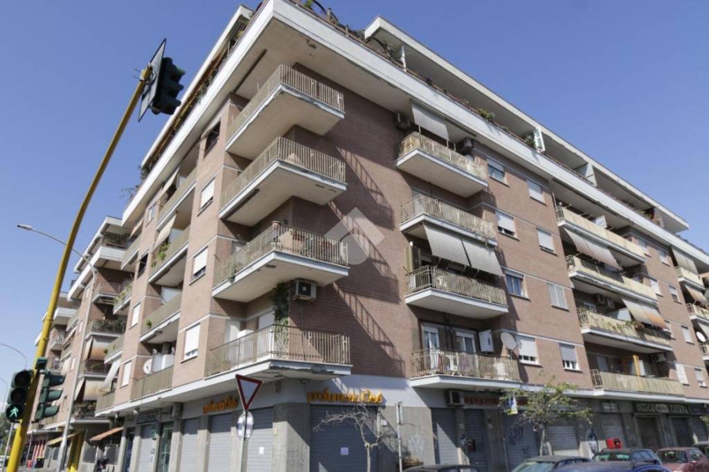 appartamento in vendita a Roma in zona Ostia