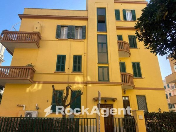appartamento in vendita a Roma in zona Ostia