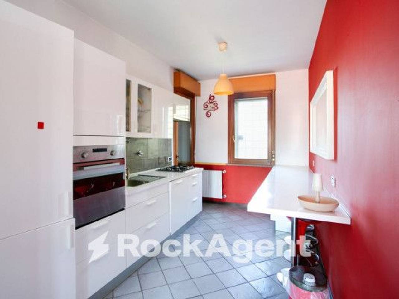 appartamento in vendita a Roma in zona Ostiense