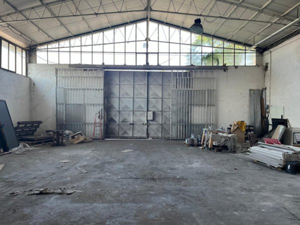 locale di sgombero in vendita a Roma in zona Casalotti