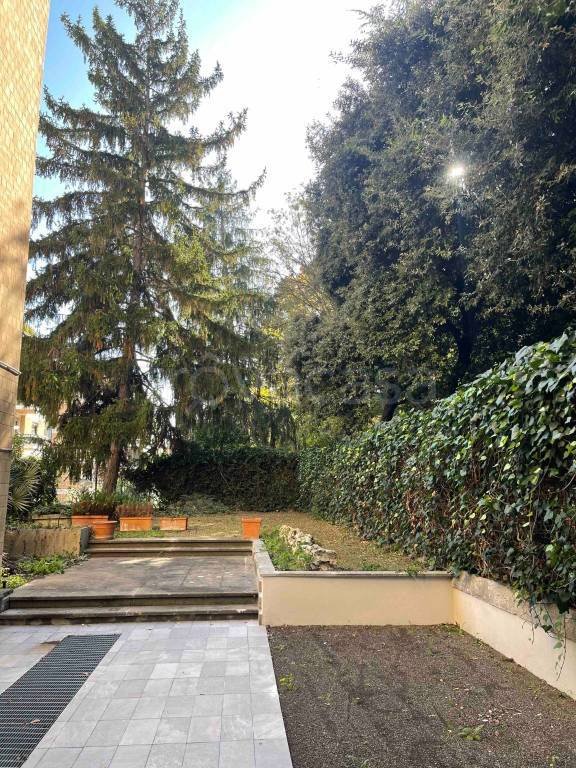 appartamento in vendita a Roma in zona Della Vittoria