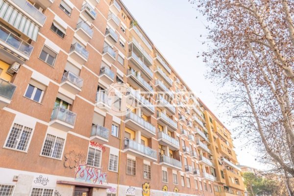 appartamento in vendita a Roma in zona Ostiense