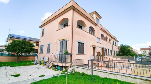 appartamento in vendita a Roma in zona Acilia
