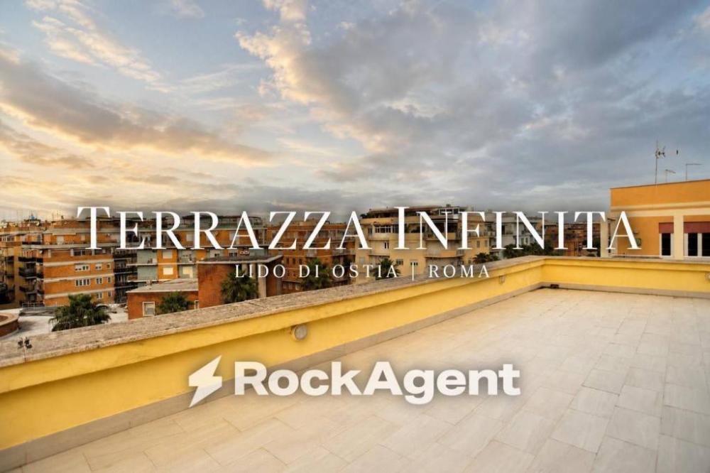 appartamento in vendita a Roma in zona Ostia