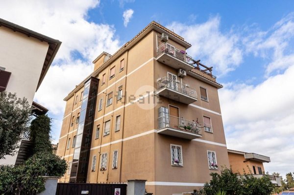 appartamento in vendita a Roma in zona Torrevecchia