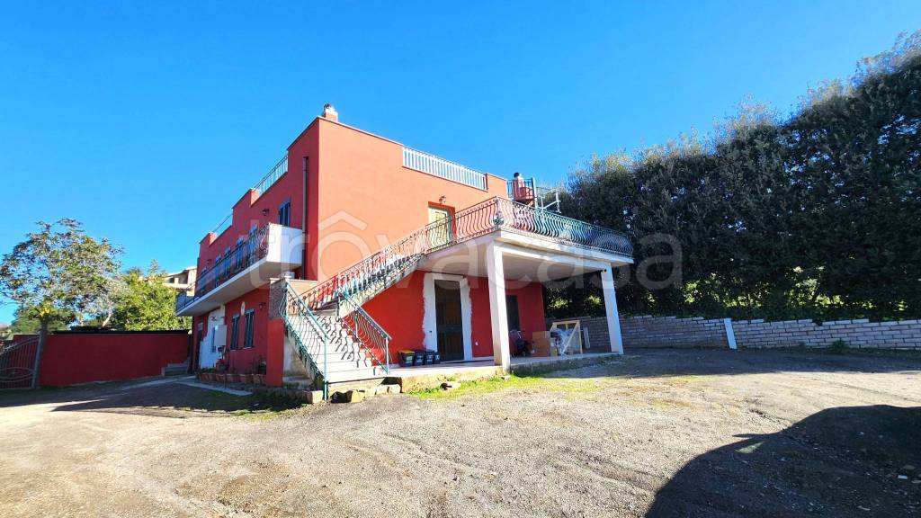 appartamento in vendita a Roma in zona Spregamore