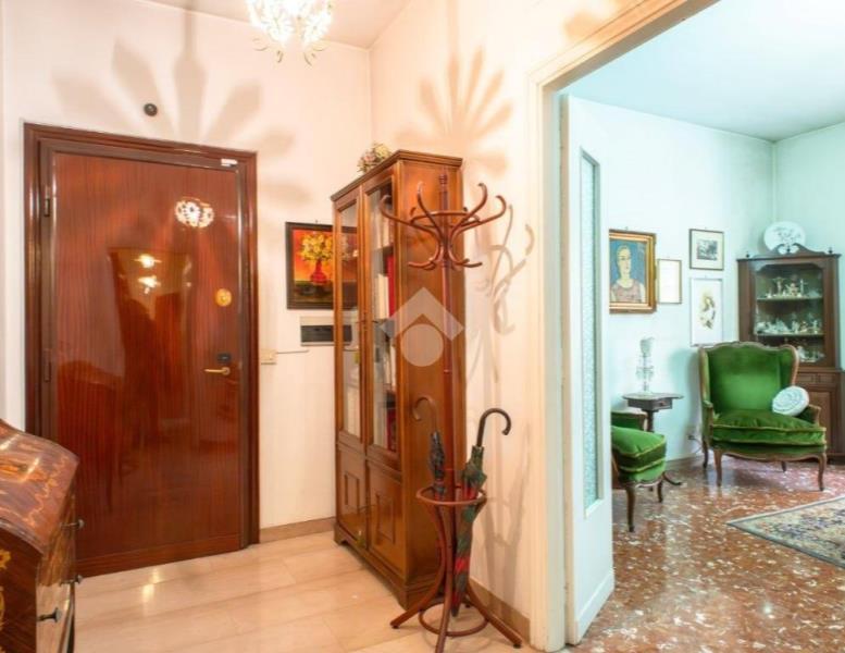 appartamento in vendita a Roma in zona Prenestino-Labicano