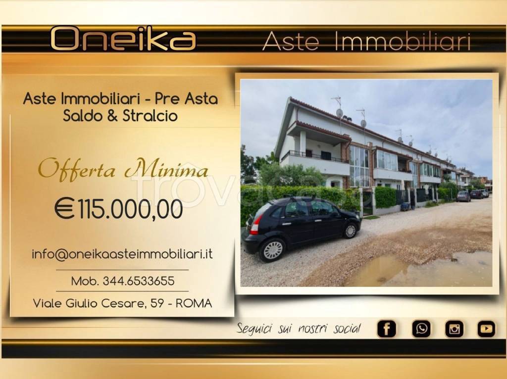 appartamento in vendita a Roma in zona Ostia Antica