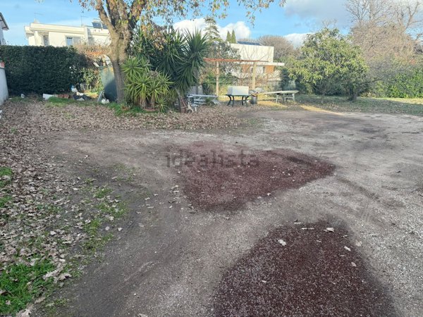 casa indipendente in vendita a Roma in zona Infernetto