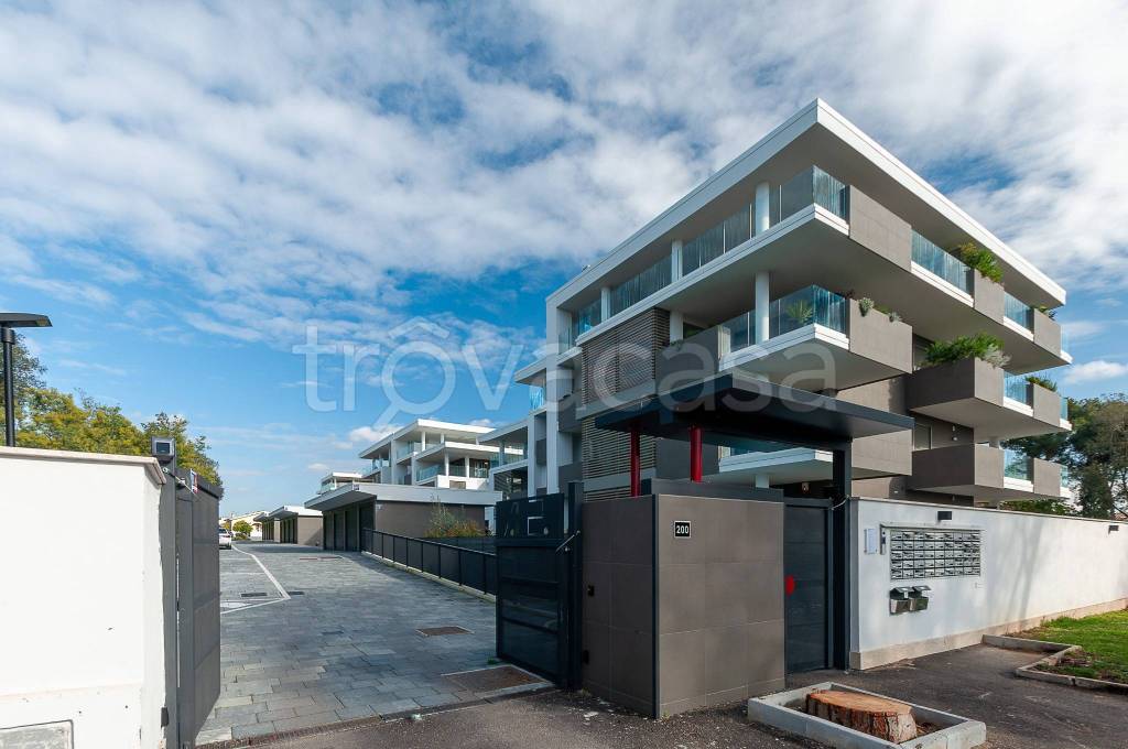 appartamento in vendita a Roma in zona Infernetto