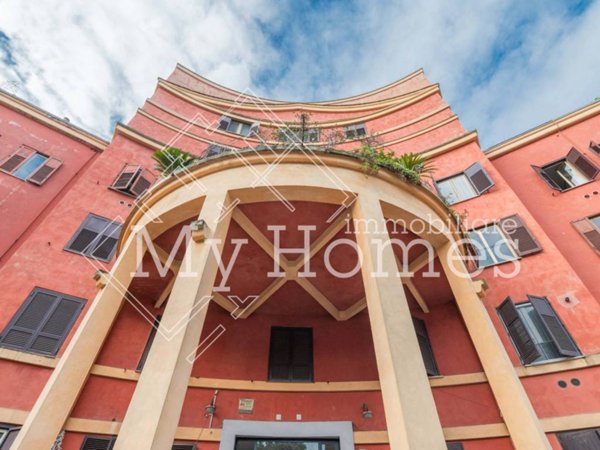 appartamento in vendita a Roma in zona Ostiense