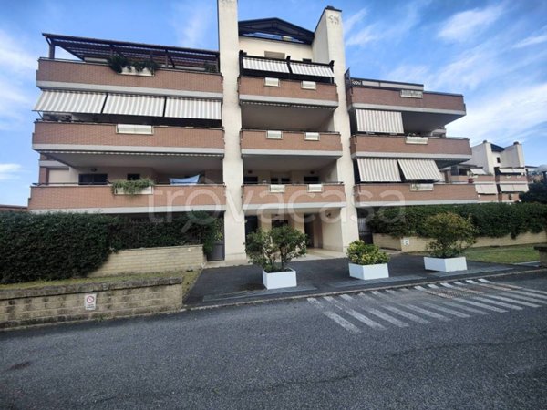 appartamento in vendita a Roma in zona Tor di Quinto