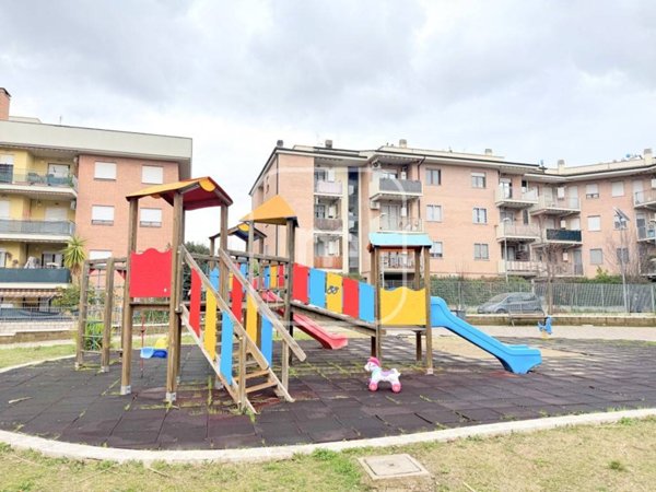 appartamento in vendita a Roma in zona Castelverde