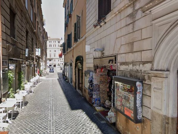 negozio in vendita a Roma in zona Trevi-Colonna