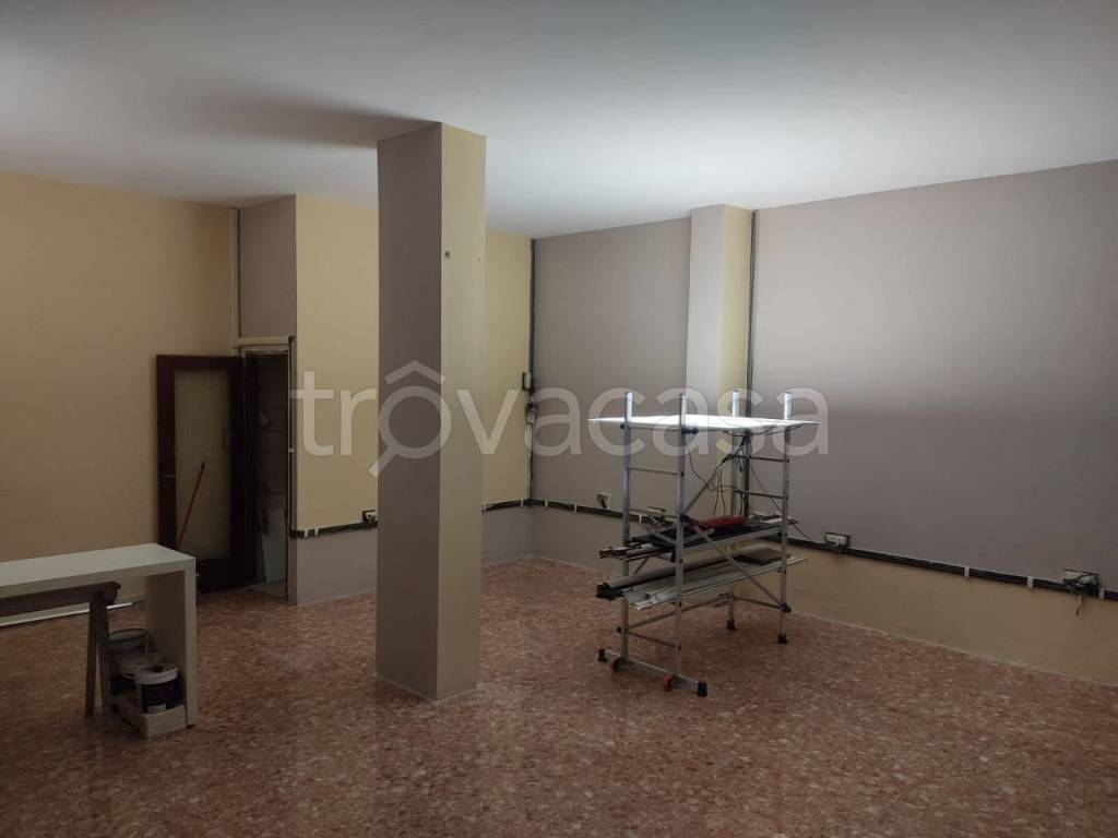 negozio in vendita a Roma in zona Portuense