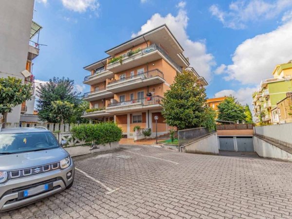 appartamento in vendita a Roma in zona Torre Maura