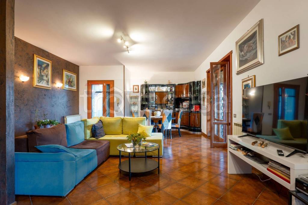 appartamento in vendita a Roma in zona Massimina/Casal Lumbroso