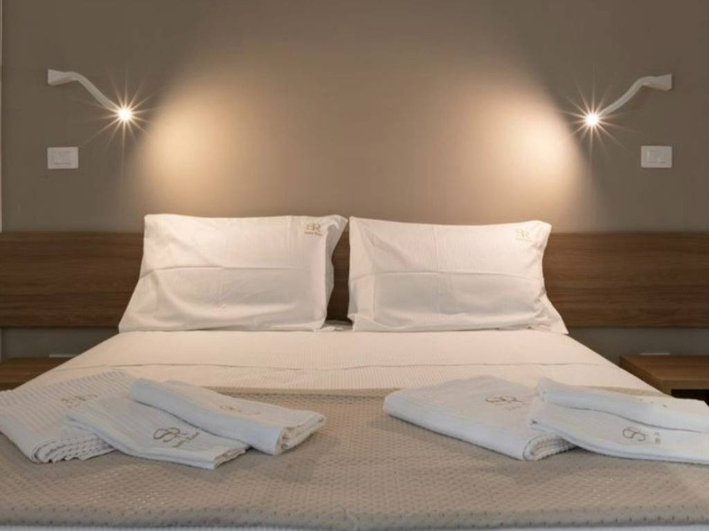 negozio in vendita a Roma in zona Ostiense