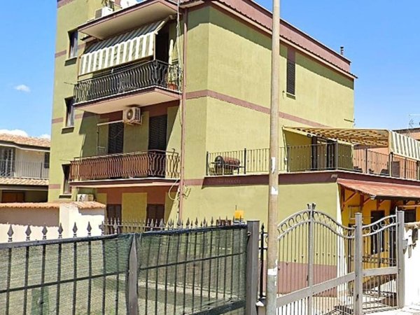 appartamento in vendita a Roma in zona Torre Angela