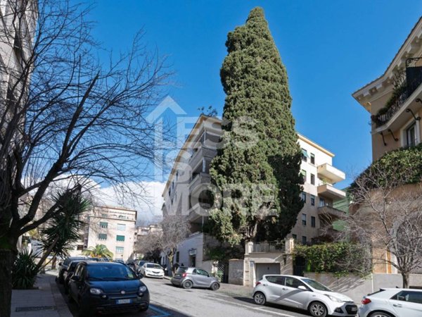 appartamento in vendita a Roma in zona Nomentano