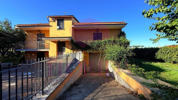 casa indipendente in vendita a Roma in zona Trigoria