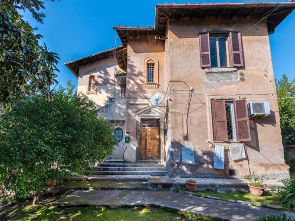 appartamento in vendita a Roma in zona Ostiense