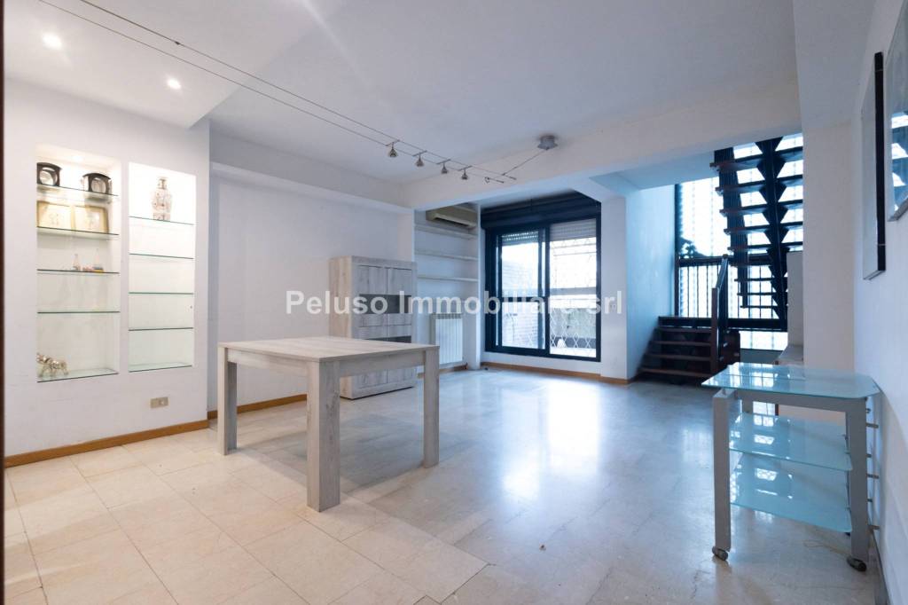 appartamento in vendita a Roma in zona Ardeatino