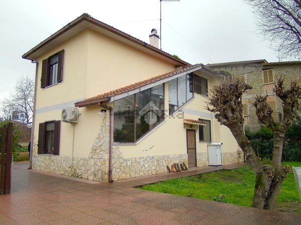 casa indipendente in vendita a Roma in zona Labaro