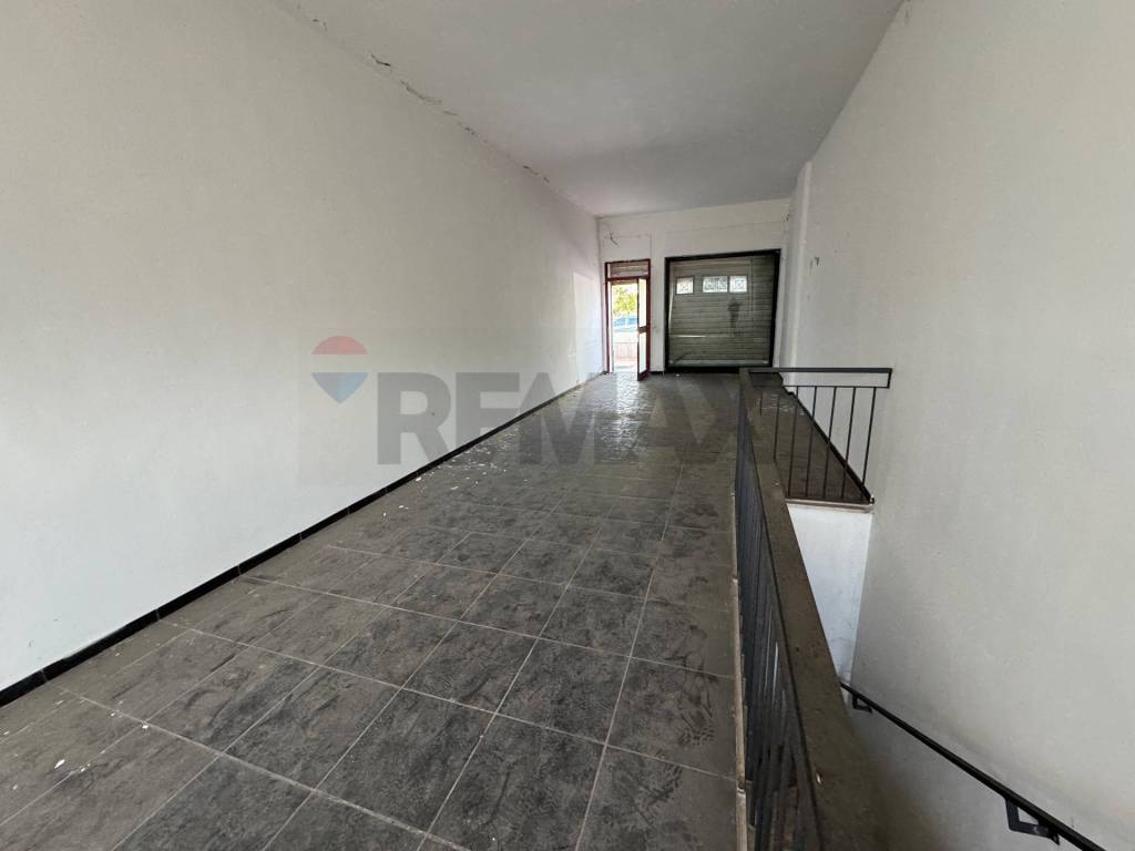 negozio in vendita a Roma in zona Tor Vergata/Torrenova