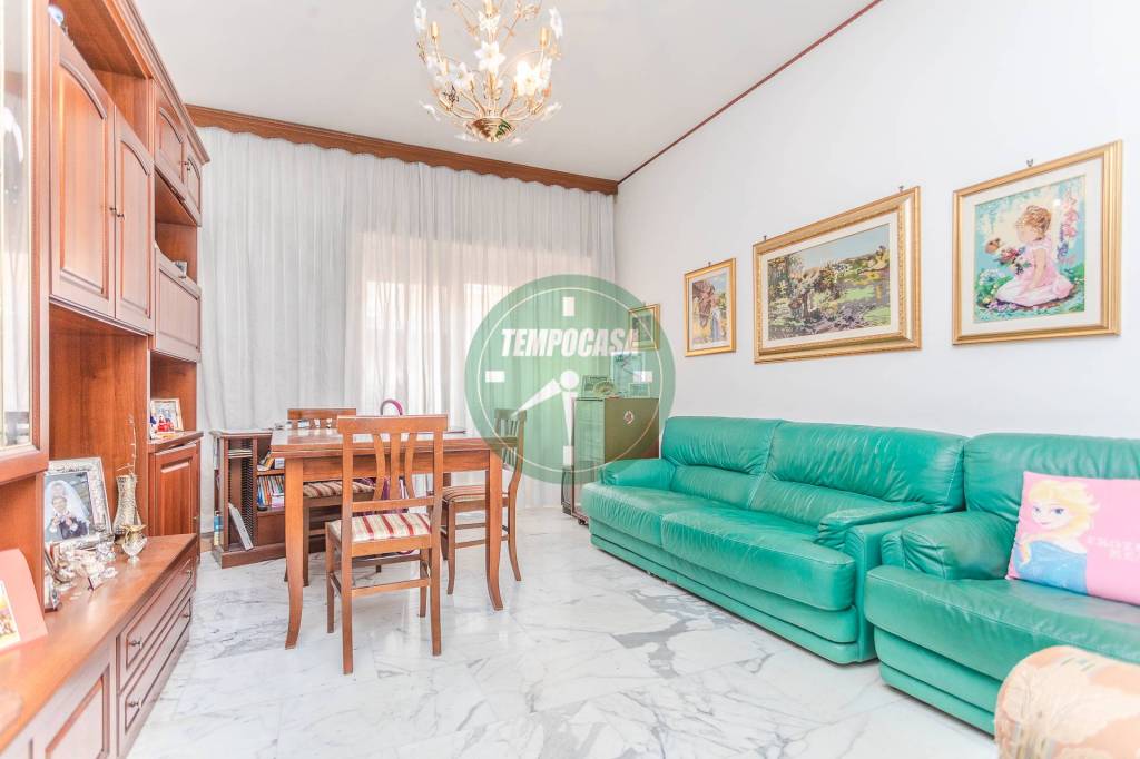 appartamento in vendita a Roma in zona Tuscolano