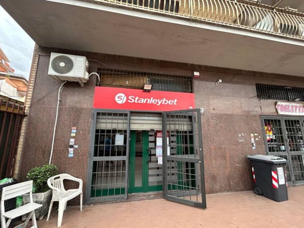 negozio in vendita a Roma in zona Trionfale